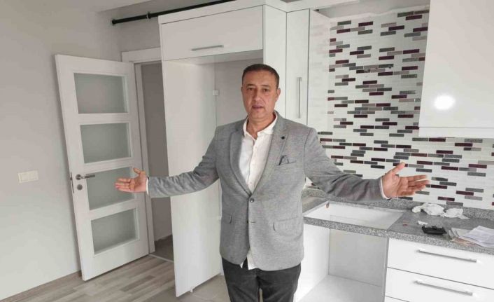 Depremden sonra evine döndü, hayatının şokunu yaşadı