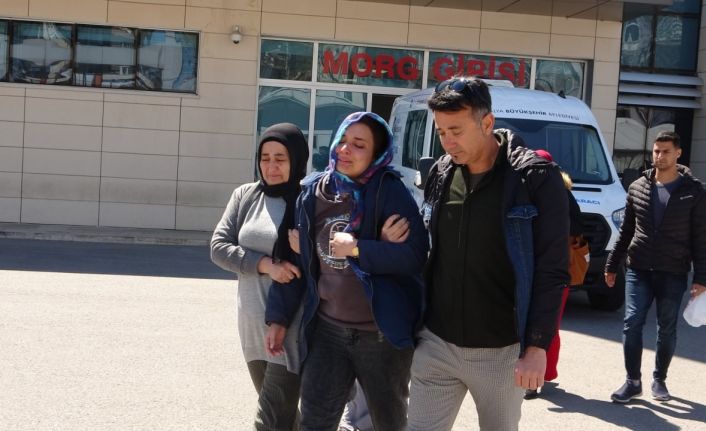 Depremzede annesini, kazada kaybeden kadından en acı feryat: "Ne olur götürmeyin"