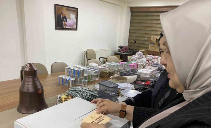 Depremzedeler için sıcak sofralar