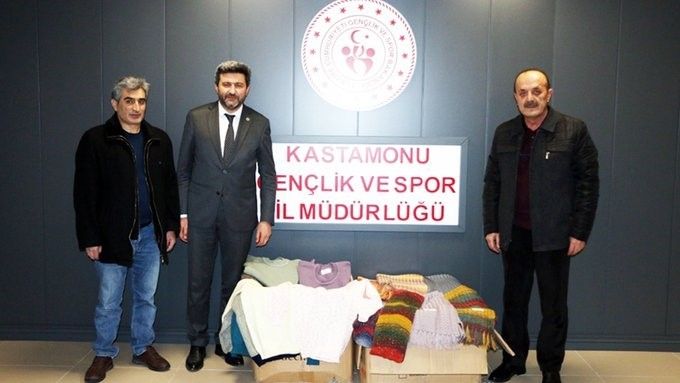 Depremzedelere el emeği göz nuru destek