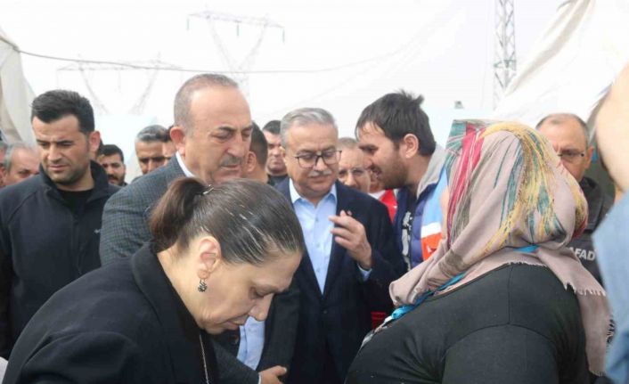 Dışişleri Bakanı Çavuşoğlu: “Cumhurbaşkanımızın milletimize bir sözü var, bir sene içinde kalıcı konutların tamamını vatandaşlarımıza teslim etmek”