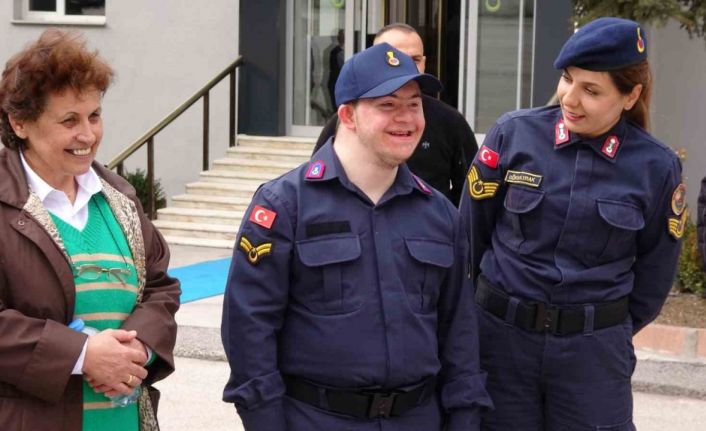 Down sendromlu depremzede gencin askerlik hayali gerçek oldu