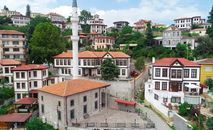 Ekim: “Ortamahalle’yi her yönüyle gelecek kuşaklara aktarmak için çaba sarf ediyoruz”