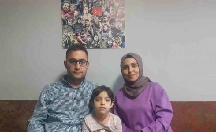 Enkaz altında kalan işitme ve konuşma engelliler yaşadıklarını İHA muhabirine anlattı