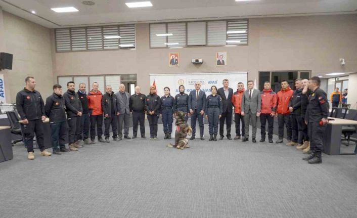 Enkazdan onlarca kişiyi sağ çıkaran AFAD ve JAK ekiplerine teşekkür ziyareti