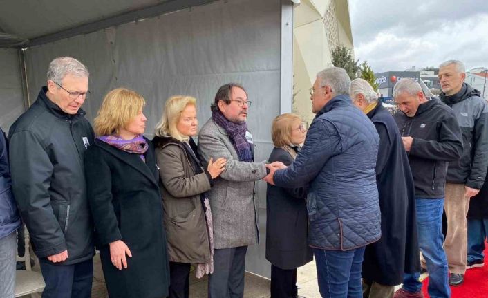 Ersin Arıoğlu Üsküdar’da son yolculuğuna uğurlandı