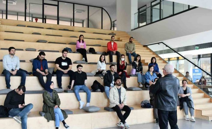 Esenyurt’ta açılışı yapılan Sinema Akademisi’nin ilk dersi gerçekleştirildi