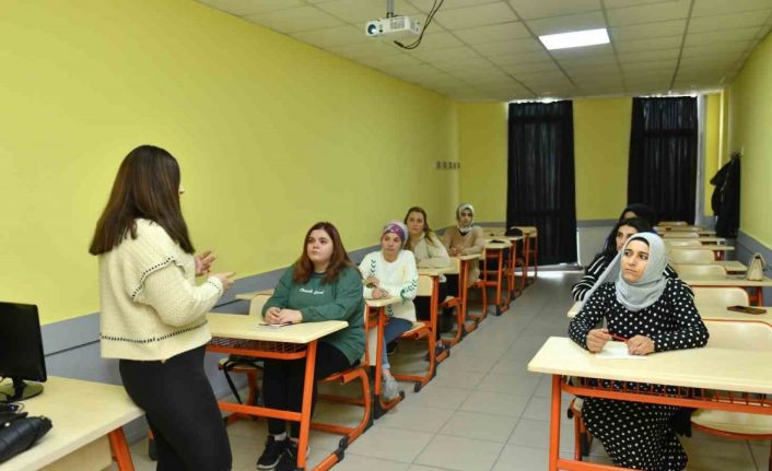 Esenyurt’ta ’Okul Öncesi Çocuk Gelişimi’ kursu