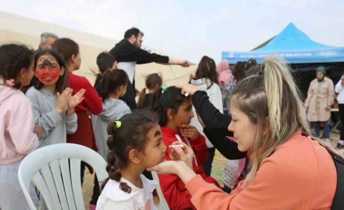 Etkinliklerle çocuklar deprem psikolojisnden uzaklaştırılıyor