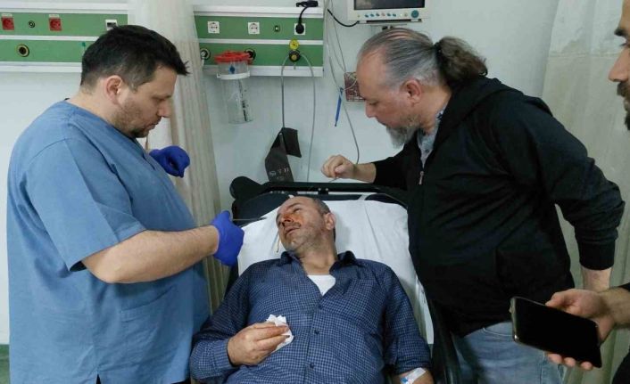 Ev sahibi ile kiracı arasında sopalı ve bıçaklı kavga: 8 yaralı