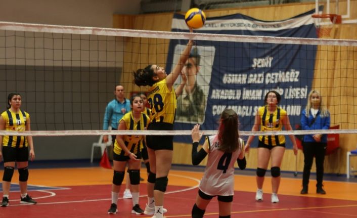 Filede kazanan Derince Midi Kız A oldu