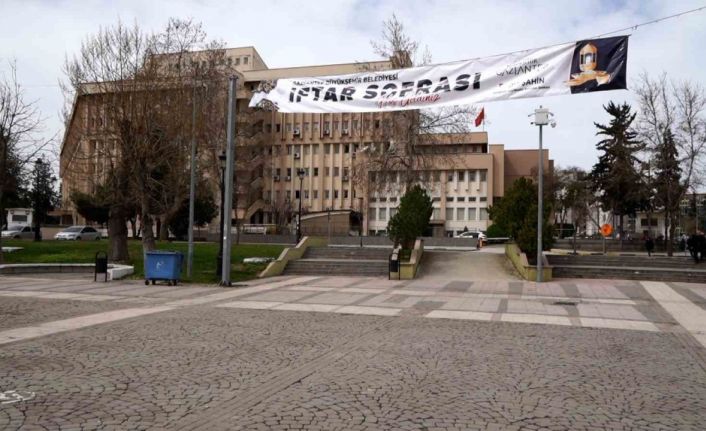 Gaziantep Büyükşehir, geleneksel iftar sofralarını kuruyor