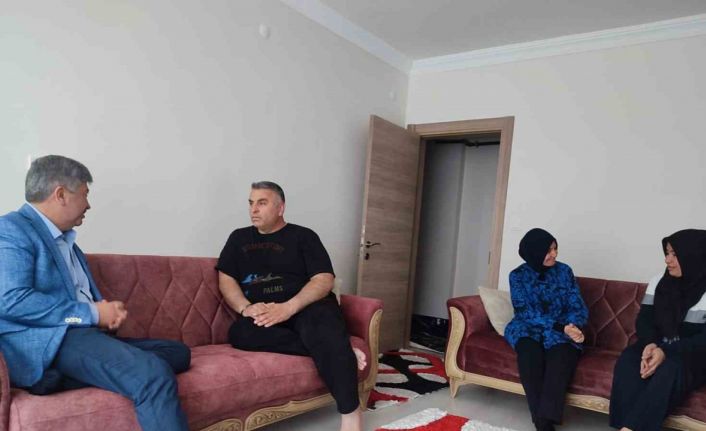 Gediz depreminin yıl dönümünde, Kahramanmaraş depremzedelerini ziyaret