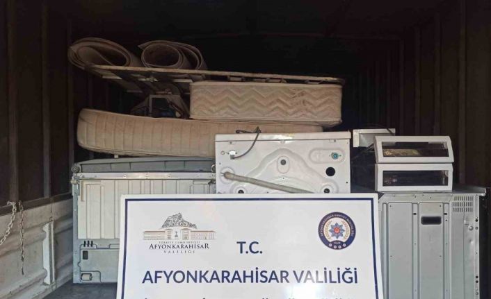 Girdikleri iki evi de soyup soğana çeviren 2 şahıstan biri tutuklandı