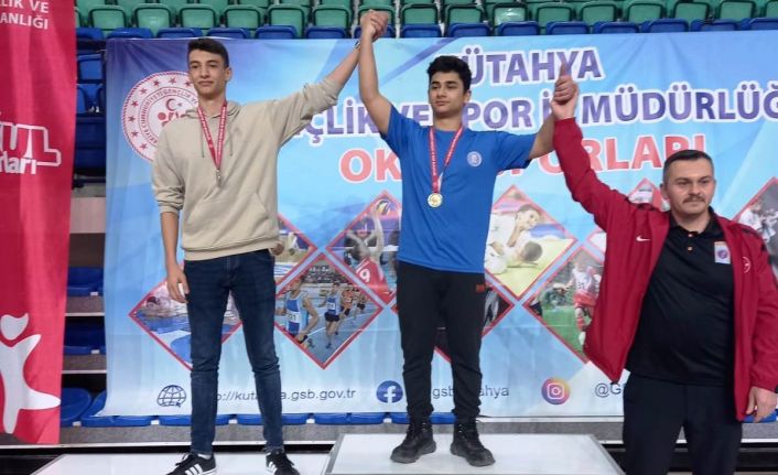 Grekoromen güreş 71 kiloda il birincisi Kütahya Borsa İstanbul Anadolu Lisesi’nden