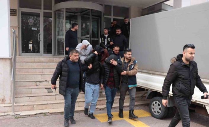 Hırsızlara 3 aylık takip sonucu operasyon: 2.5 milyon TL değerinde yanmış kablo ele geçirildi