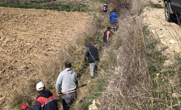 Hisarcık’ta sulama kanalı temizliği