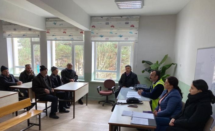 İhsaniye’de çiftçilere yönelik bilgilendirme yapıldı