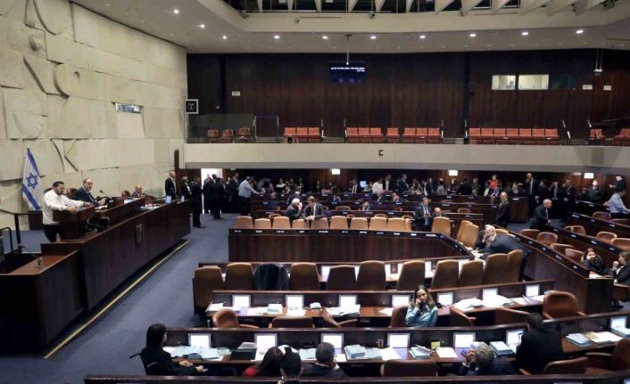 İsrail’de tartışmalı yargı reformu meclisin bir sonraki yasama dönemine kadar ertelendi