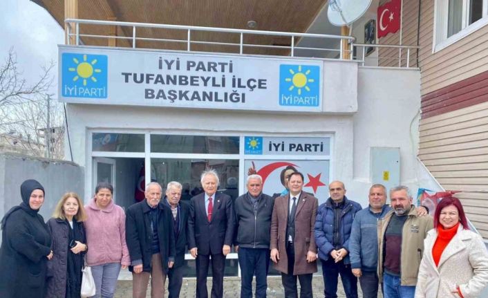 İyi Parti Adana Milletvekili Aday Adayı Akyürek, temayül öncesi Adana’yı karış karış gezdi