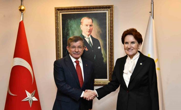 İYİ Parti lideri Akşener, Gelecek Partisi Genel Başkanı Davutoğlu ile bir araya geldi