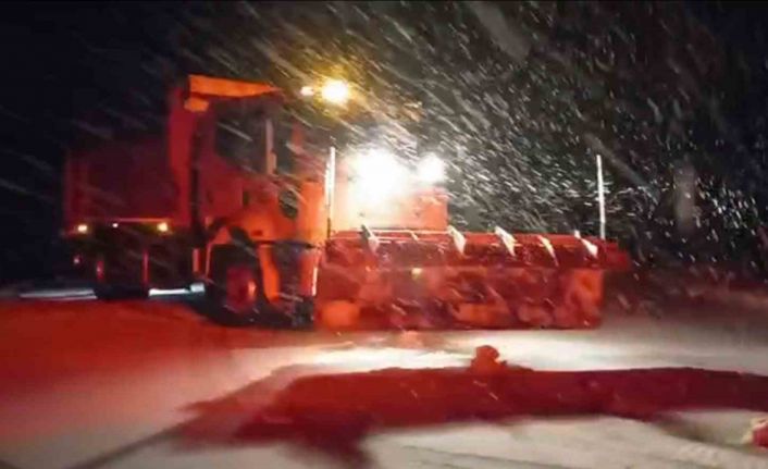 Jandarma ekiplerinin kar mesaisi