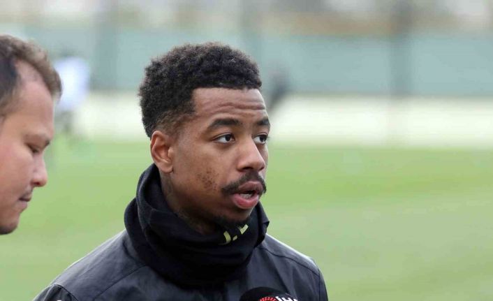 Jason Lokilo: "İstanbulspor büyük bir camia, Türkiye güzel bir ülke, burada kalmak isterim"