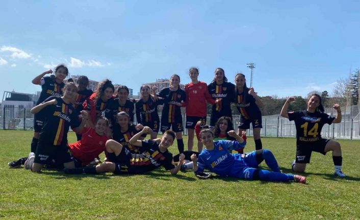 Kadınlar 1. Lig 21. hafta: Yukatel Kayseri Kadın FK: 3 - İlkadım Belediyesi Yabancılar Pazarıspor: 1