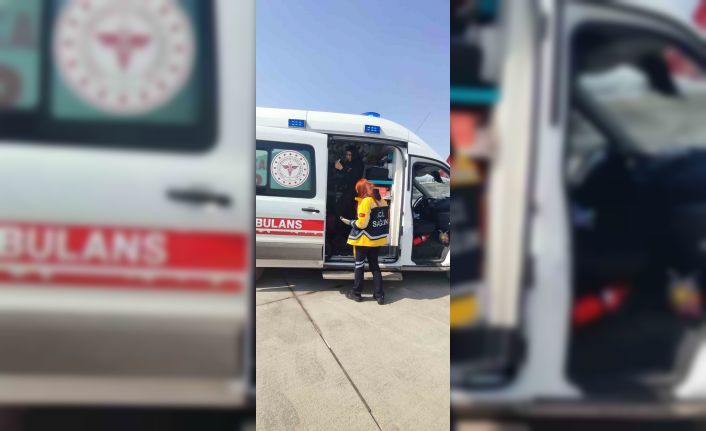 Kahramanmaraş’a giderken fenalaşan hastaya ilk müdahale uçakta yapıldı