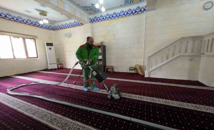 Karaköprü’de camiler ramazan ayı için temizleniyor