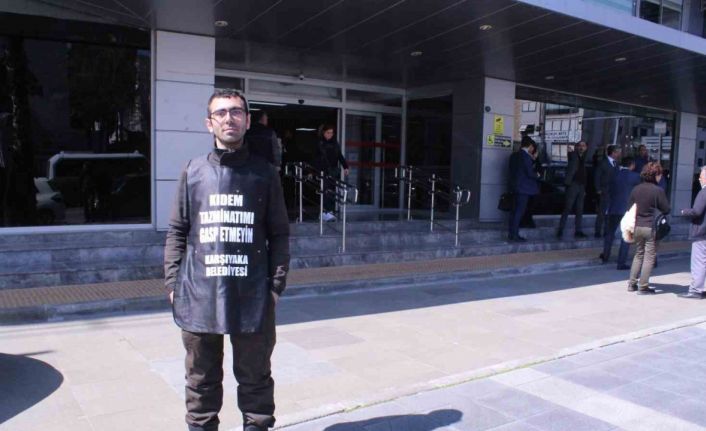 Karşıyaka Belediyesi önünde tek kişilik işçi eylemi