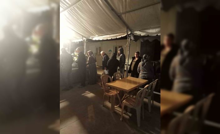 Kayseri Büyükşehir’den deprem bölgesindeki ilk konteyner kentte ilk sahur