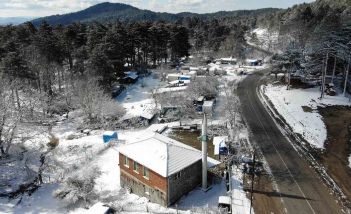 Kazdağları’nda sürpriz kar yağışı