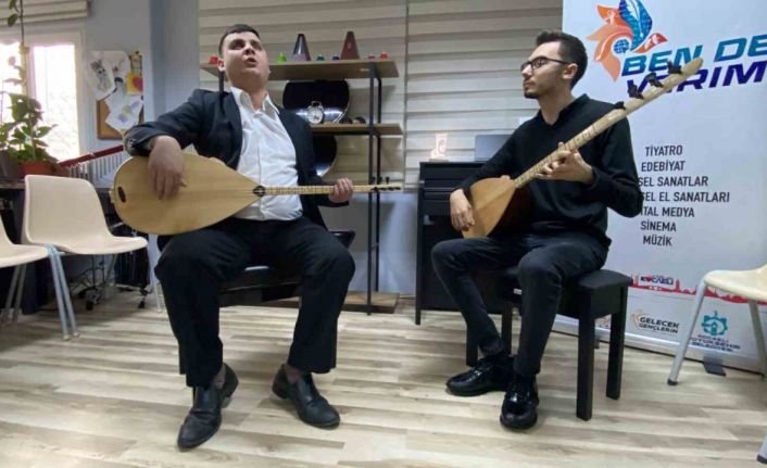 Kimi bağlama çalıyor, kimi piyano: "Sanat için ben de varım" diyenler burada