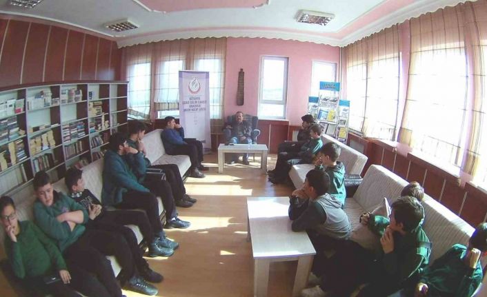 Kitap gönüllüsü Zeki Aktürk: ”Kütahya’ya borcumu kütüphane kurarak ödemeye çalışıyorum”