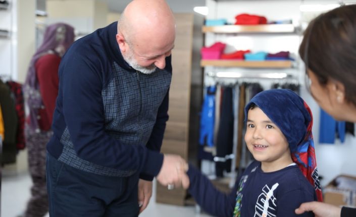 Kocasinan, Sosyal Market ile depremzedelerin kıyafet taleplerini karşılıyor