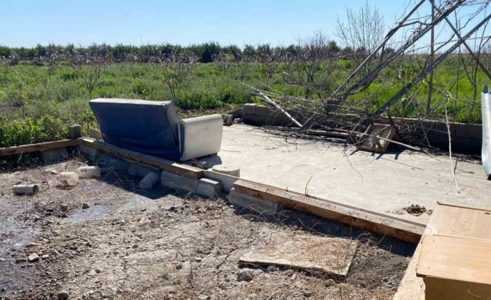 Konteyner evi çalanlar, aracı çamura saplanınca yakalandı