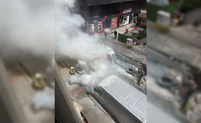 Korkutan araç yangını