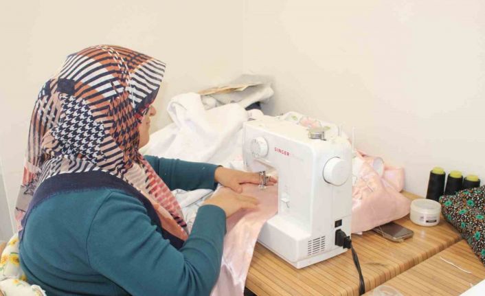 Korkuteli dikiş nakış kursunda çeyizlik takımlar hazırlanıyor