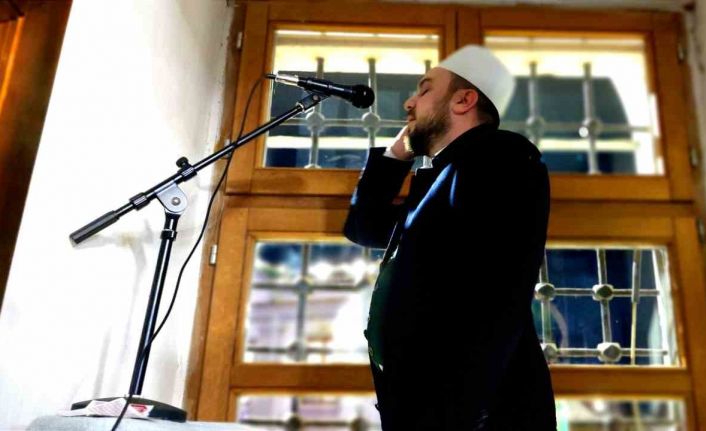 Kosova’da Cumhurbaşkanı Erdoğan’ın açılışını yaptığı Sinan Paşa Camii’nde ilk teravih kılındı