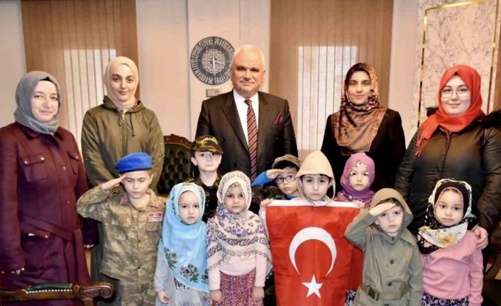 Kur’an kursu öğrencileri ile bir araya geldi