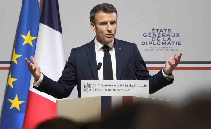 Macron: “(Emeklilik reformu) Bu reformu yapmaktan zevk aldığımı mı sanıyorsun?”