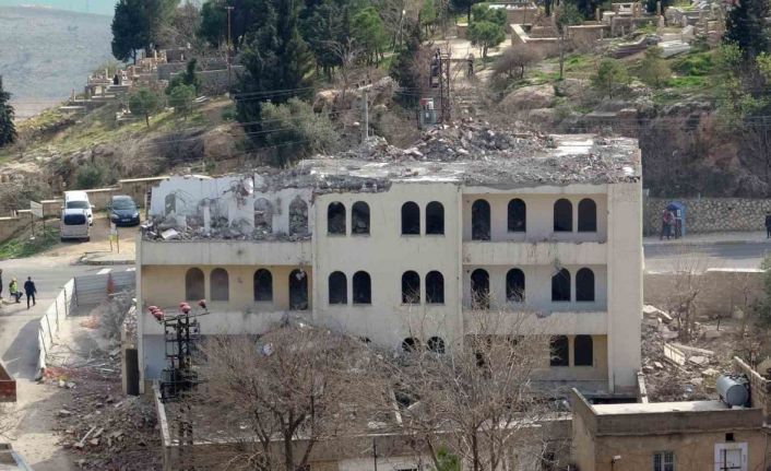 Mardin’in betonarmeleri bir bir yıkılıyor, tarihi doku ortaya çıkartılmaya devam ediyor