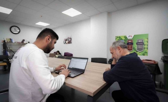 Mersin’de depremzedelere göz sağlığı desteği