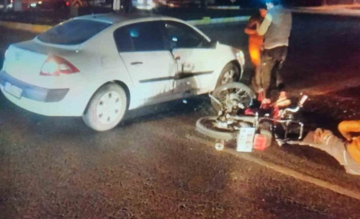 Motosiklet ile otomobil çarpıştı: 1 yaralı