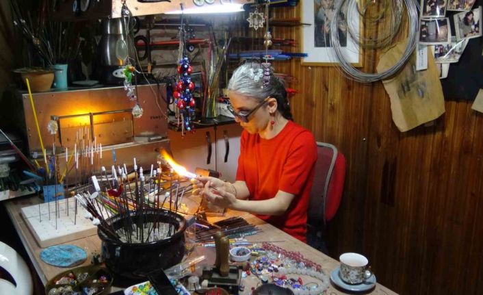 (Özel) Çocukken sobada cam eritiyordu, şimdi gelir kaynağı oldu