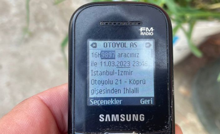 (Özel) Şaka gibi...Yıllardır evinin önünde duran 47 yıllık traktörüne otoyol cezası geldi