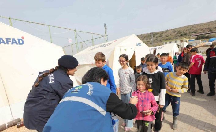 Şehitkamil’de depremzedelerin ihtiyaçları karşılanıyor