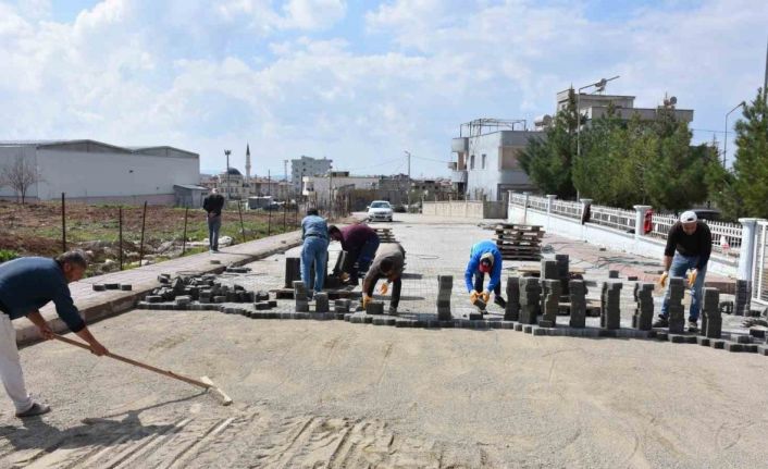 Siirt Belediyesi parke döşeme ve kaldırım yenileme çalışmalarına başladı