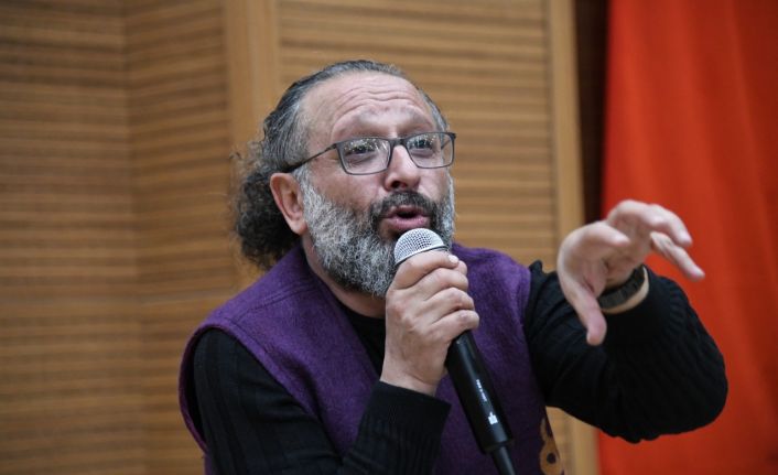 Sinan Yağmur, “Türkiye’nin diğer bölgelerinde yaşayan herkesin sizin adınıza gözlerinden yaş akıyor”